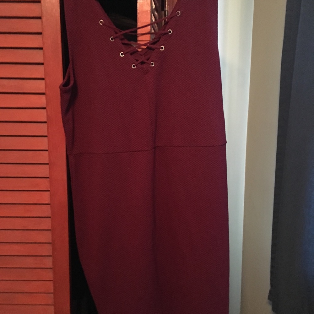 Jessica Simpson Burgundy dress